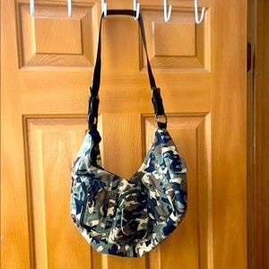 Brand New Urban Outfitters Camouflage Shoulder Bag🔥